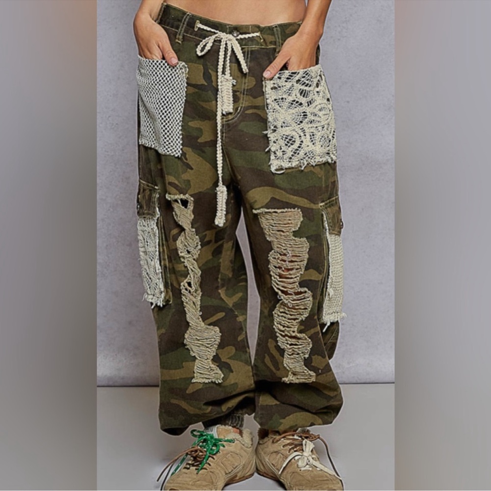 NEW BOUTIQUE POL Camouflage Patchwork Crochet Cargo Joggers Pants SZ: L